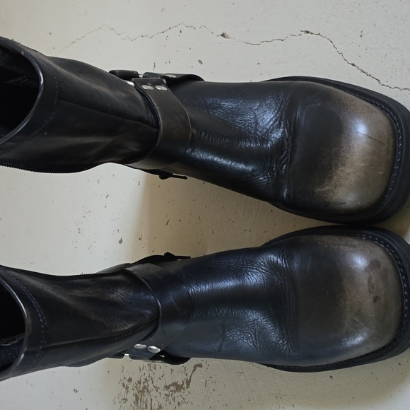 Steve Madden Black Distressed Brixton Engineer Moto Boot Size 8 - Picture 7 of 8